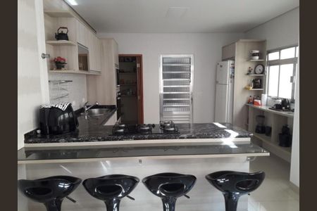 Casa à venda com 222m², 3 quartos e 2 vagas