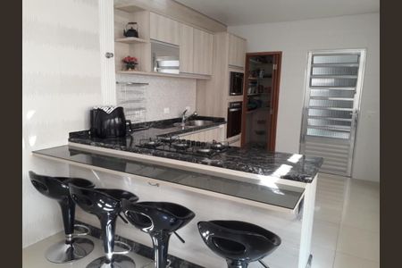 Casa à venda com 222m², 3 quartos e 2 vagas