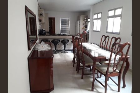 Casa à venda com 222m², 3 quartos e 2 vagas