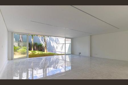 Casa à venda com 520m², 4 quartos e 5 vagas