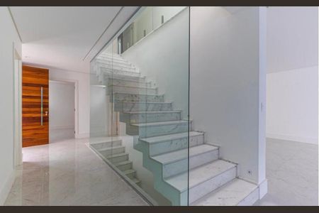 Casa à venda com 520m², 4 quartos e 5 vagas