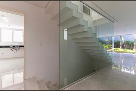 Casa à venda com 520m², 4 quartos e 5 vagas