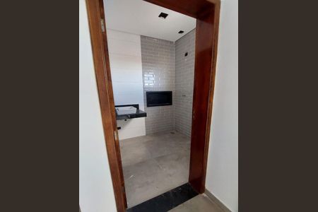 Casa à venda com 117m², 2 quartos e 2 vagas