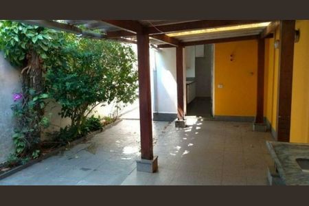 Casa à venda com 2 quartos, 120m² em Chácara Santo Antônio, São Paulo