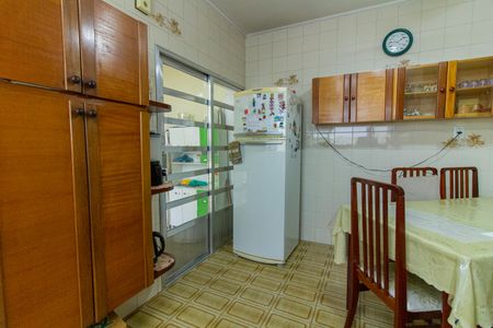 Casa à venda com 90m², 3 quartos e sem vaga Casa à venda com 90m², 3 quartos e sem vagaCozinha