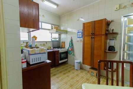 Casa à venda com 90m², 3 quartos e sem vaga Casa à venda com 90m², 3 quartos e sem vagaCozinha