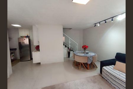 Casa à venda com 3 quartos, 90m² em Jardim Sabara, São Paulo
