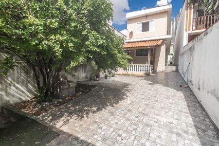 Casa à venda com 412m², 3 quartos e 4 vagas Casa à venda com 412m², 3 quartos e 4 vagasQuintal