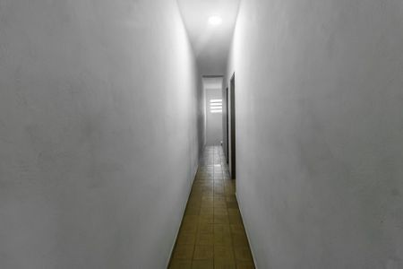 Casa à venda com 412m², 3 quartos e 4 vagas Casa à venda com 412m², 3 quartos e 4 vagasCorredor