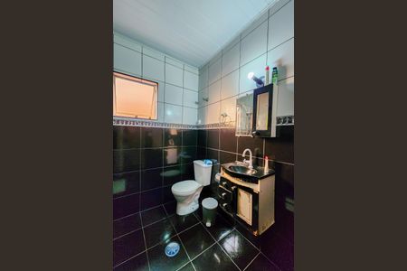 Casa à venda com 125m², 2 quartos e 2 vagas Casa à venda com 125m², 2 quartos e 2 vagasBanheiro Social