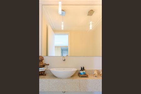 Apartamento para alugar com 186m², 5 quartos e 3 vagas Apartamento para alugar com 186m², 5 quartos e 3 vagasLavabo