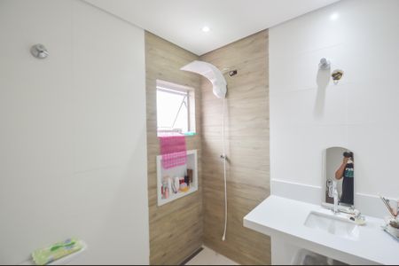 Casa à venda com 124m², 3 quartos e 2 vagas Casa à venda com 124m², 3 quartos e 2 vagasBanheiro