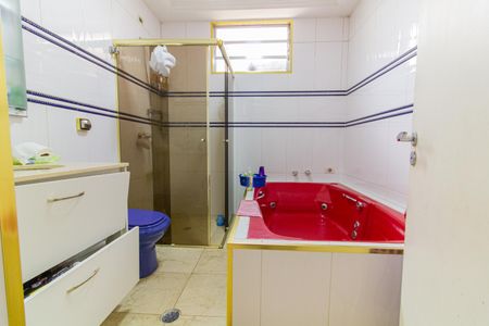 Casa à venda com 125m², 4 quartos e 1 vaga Casa à venda com 125m², 4 quartos e 1 vagaBanheiro da Suíte
