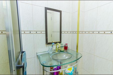 Casa à venda com 125m², 4 quartos e 1 vaga Casa à venda com 125m², 4 quartos e 1 vagaBanheiro