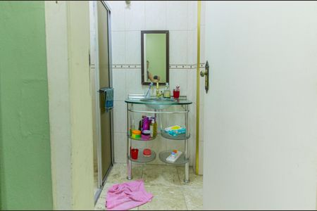 Casa à venda com 125m², 4 quartos e 1 vaga Casa à venda com 125m², 4 quartos e 1 vagaBanheiro