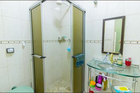 Casa à venda com 125m², 4 quartos e 1 vaga Casa à venda com 125m², 4 quartos e 1 vagaBanheiro