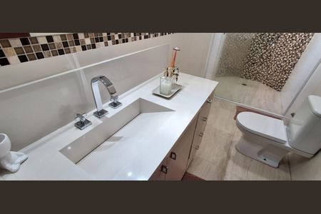 Apartamento à venda com 150m², 3 quartos e 2 vagas Apartamento à venda com 150m², 3 quartos e 2 vagasBanheiro Social