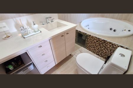 Apartamento à venda com 150m², 3 quartos e 2 vagas Apartamento à venda com 150m², 3 quartos e 2 vagasBanheiro Suíte