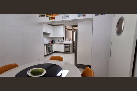 Apartamento à venda com 150m², 3 quartos e 2 vagas Apartamento à venda com 150m², 3 quartos e 2 vagasCozinha