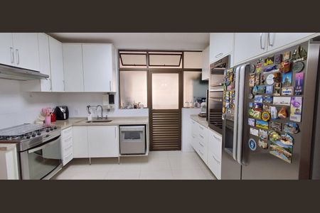 Apartamento à venda com 150m², 3 quartos e 2 vagas Apartamento à venda com 150m², 3 quartos e 2 vagasCozinha