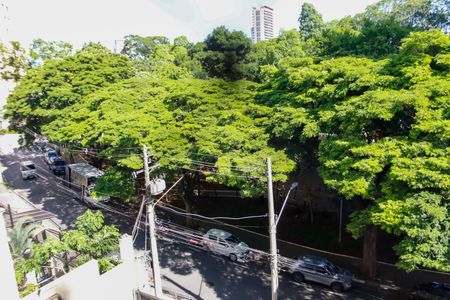 Apartamento à venda com 226m², 4 quartos e 2 vagas Apartamento à venda com 226m², 4 quartos e 2 vagasVista da Sacada