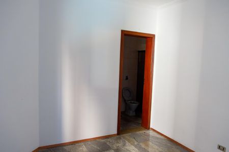 Apartamento à venda com 226m², 4 quartos e 2 vagas Apartamento à venda com 226m², 4 quartos e 2 vagasQuarto 4 - Suíte