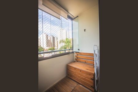 Apartamento à venda com 75m², 3 quartos e 1 vaga Apartamento à venda com 75m², 3 quartos e 1 vagaVaranda