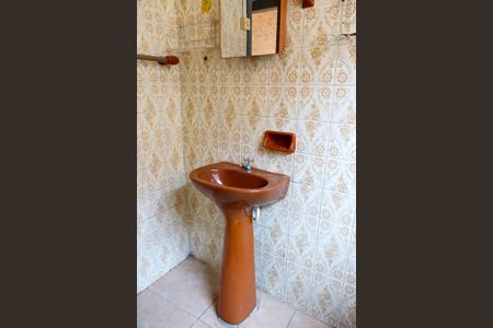 Casa à venda com 146m², 2 quartos e 2 vagas Casa à venda com 146m², 2 quartos e 2 vagasBanheiro