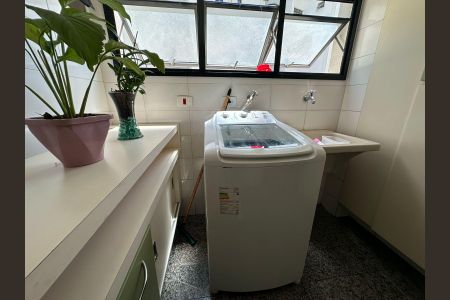 Apartamento à venda com 81m², 3 quartos e 2 vagas Apartamento à venda com 81m², 3 quartos e 2 vagasÁrea de Serviço