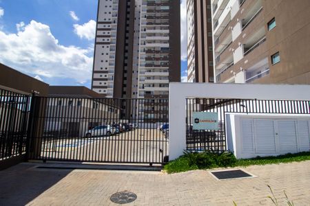 Apartamento para alugar com 62m², 2 quartos e 1 vaga Apartamento para alugar com 62m², 2 quartos e 1 vagaFachada
