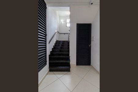 Apartamento à venda com 48m², 2 quartos e sem vaga Apartamento à venda com 48m², 2 quartos e sem vagaÁrea Comum - Escada