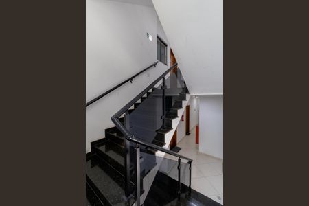 Apartamento à venda com 48m², 2 quartos e sem vaga Apartamento à venda com 48m², 2 quartos e sem vagaÁrea Comum - Escada