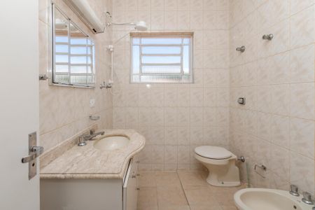 Casa para alugar com 170m², 3 quartos e 2 vagas Casa para alugar com 170m², 3 quartos e 2 vagasBanheiro