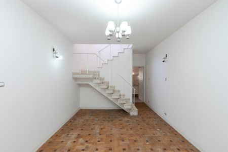 Casa para alugar com 170m², 3 quartos e 2 vagas Casa para alugar com 170m², 3 quartos e 2 vagasSala