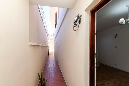 Casa para alugar com 170m², 3 quartos e 2 vagas Casa para alugar com 170m², 3 quartos e 2 vagasCorredor Lateral