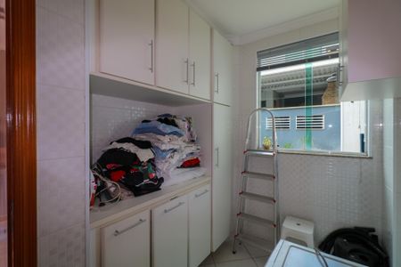 Casa à venda com 282m², 3 quartos e 4 vagas Casa à venda com 282m², 3 quartos e 4 vagasÁrea de Serviço