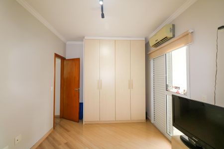 Casa à venda com 282m², 3 quartos e 4 vagas Casa à venda com 282m², 3 quartos e 4 vagasSuíte 3