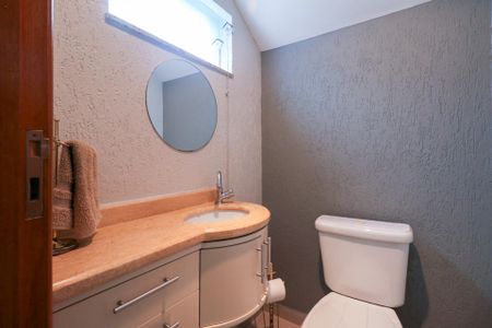 Casa à venda com 282m², 3 quartos e 4 vagas Casa à venda com 282m², 3 quartos e 4 vagasLavabo