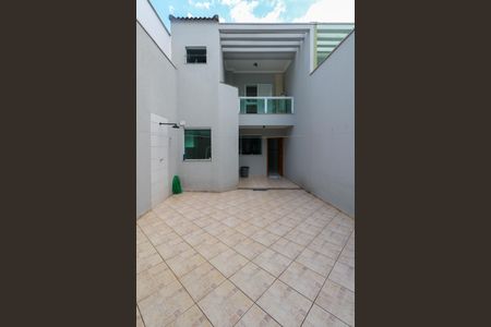 Casa à venda com 282m², 3 quartos e 4 vagas Casa à venda com 282m², 3 quartos e 4 vagasQuintal