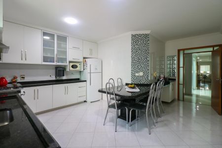 Casa à venda com 282m², 3 quartos e 4 vagas Casa à venda com 282m², 3 quartos e 4 vagasCozinha