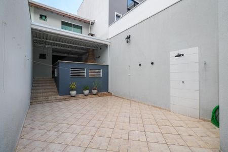 Casa à venda com 282m², 3 quartos e 4 vagas Casa à venda com 282m², 3 quartos e 4 vagasQuintal