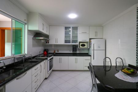 Casa à venda com 282m², 3 quartos e 4 vagas Casa à venda com 282m², 3 quartos e 4 vagasCozinha