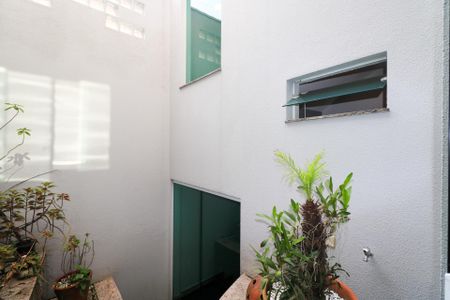Casa à venda com 282m², 3 quartos e 4 vagas Casa à venda com 282m², 3 quartos e 4 vagasJardim de Inverno