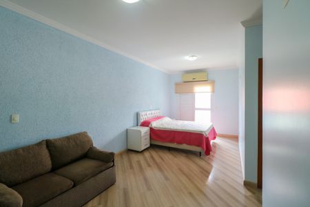 Casa à venda com 282m², 3 quartos e 4 vagas Casa à venda com 282m², 3 quartos e 4 vagasSuíte 1