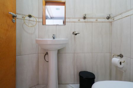 Casa à venda com 282m², 3 quartos e 4 vagas Casa à venda com 282m², 3 quartos e 4 vagasBanheiro da Área Gourmet