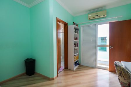 Casa à venda com 282m², 3 quartos e 4 vagas Casa à venda com 282m², 3 quartos e 4 vagasSuíte 2