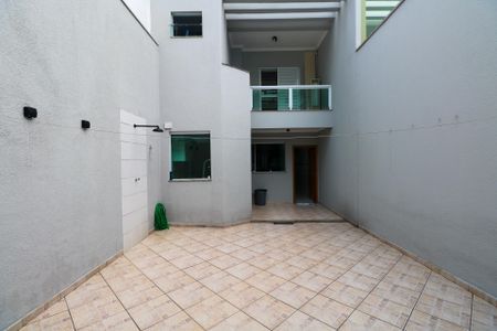 Casa à venda com 282m², 3 quartos e 4 vagas Casa à venda com 282m², 3 quartos e 4 vagasQuintal