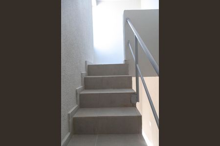 Apartamento para alugar com 52m², 2 quartos e 1 vaga Apartamento para alugar com 52m², 2 quartos e 1 vagaEscada