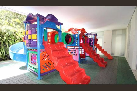 Apartamento à venda com 442m², 4 quartos e 6 vagas Apartamento à venda com 442m², 4 quartos e 6 vagasÁrea comum - Playground