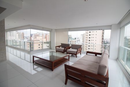 Apartamento à venda com 442m², 4 quartos e 6 vagas Apartamento à venda com 442m², 4 quartos e 6 vagasVaranda Gourmet